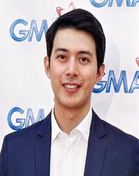 Mike Tan as Perry Escanio