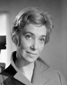 Wiesława Mazurkiewicz as Gravedigger