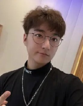Xiao Jing as Pei Yuan (voice)