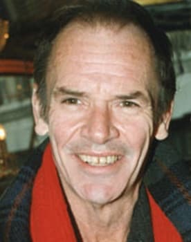 David Warbeck as FBI-Agent