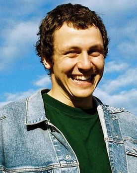 Laurie Nankivell as Self