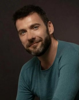 Nicolas Courjal as Zuniga