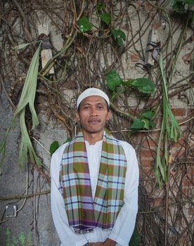 Yuda Juanda as Eteng