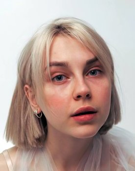 Дарья Брюханова as Sveta