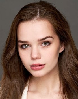 Irina Kryuchkova as Алена
