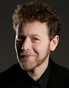 Gerardo Scherman as Arturo Bonahora