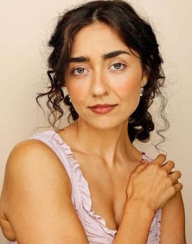 Hannah Sulak as Joyce