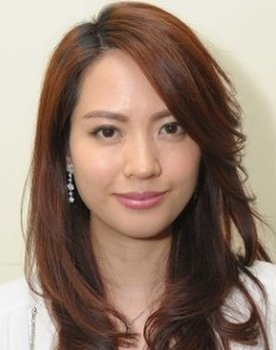 Deborah Poon Goon Lam as Shing's Friend #2