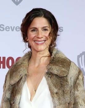 Christina Hecke as Rebecca Kant