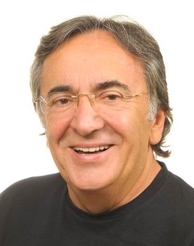 Kandemir Konduk as Kendisi