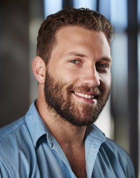 Jai Courtney Photo