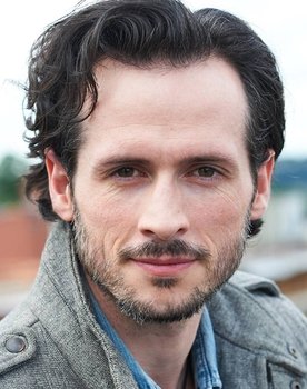 Aaron McDaniel as Alex Jarvis