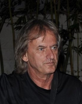 Radu Goldiș as Mihai