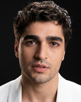 Mert Ramazan Demir as Baran