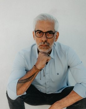 Eduardo Cintra as Mario Vargas