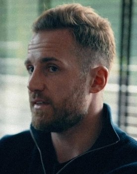 Ralf Fährmann as 