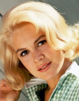 Sandra Dee Photo