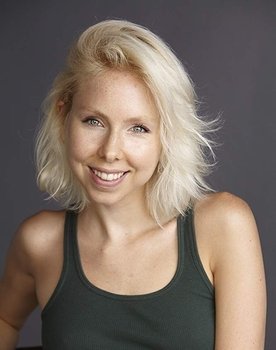 Marley Frank as Christine