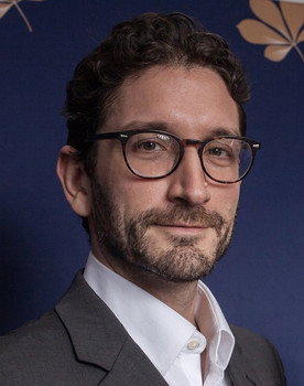 Edmund Kingsley as Dr. Mike