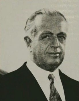 Gonzalo Mejía Trujillo as Don Bernardo