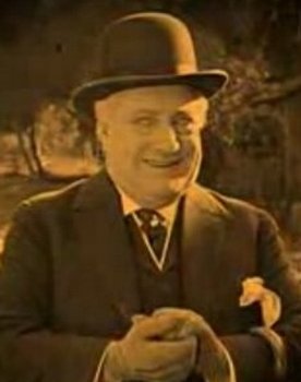 Robert Bolder as Her Father