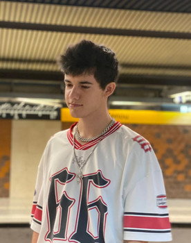 Efe Gezicioglu as Gino