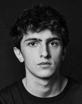 Freddie O'Donahue as Matthew