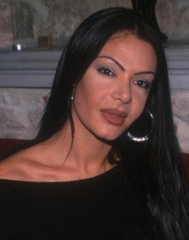 Sevda Demirel as Deniz