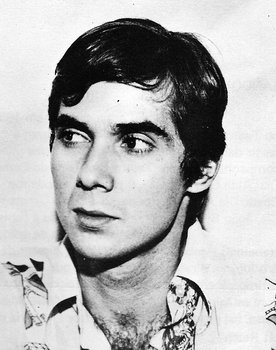 Lauro Góes as Ricardo