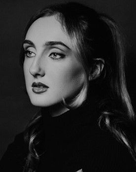 Beth Frances as Johanna