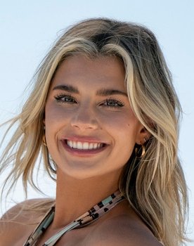 Olivia Sloan as Self - Temptress