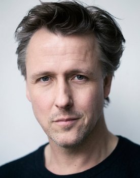 Daan Schuurmans as Rens