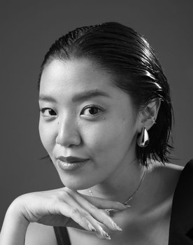 Naomi Christy as Alin