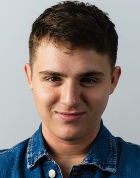 Manuel Pérez Erramouspe as Kevin