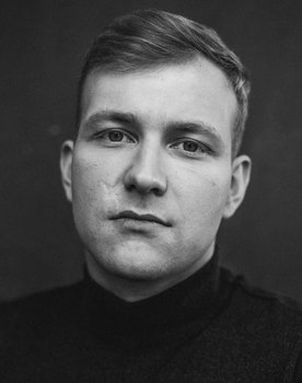 Nils Mattias Steinberg as Detective Juhanson