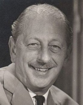Geoffrey Sumner as Major Upshott-Bagley