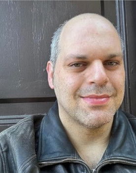 Alex Bienstock as Andre Bienstock