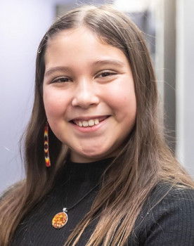 Summer Testawich as Young Aline Spears