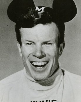 Jimmie Dodd as Chuck
