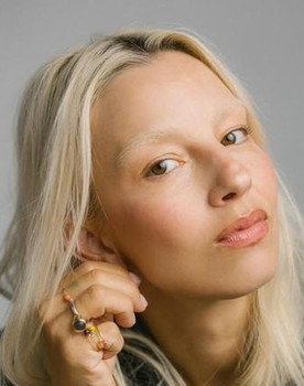 Ilinca Manolache as 