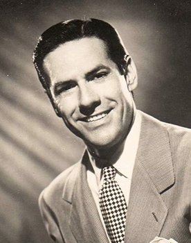Mario Cabré as Miguel Escudero