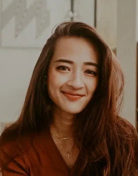 Debbie Rivinandya