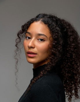 Rafaela Viana as Raimunda