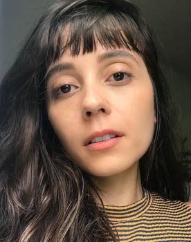 Paulla Carniell as Luísa