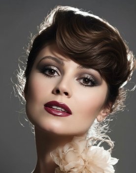 Piraye Uzun as Dansöz