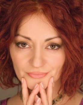 Yasemin Alkaya as İpek