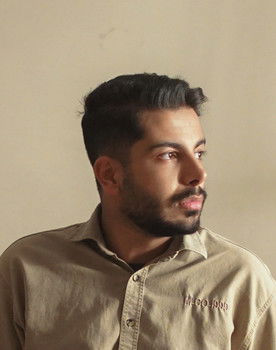 زانا رضایی as کارمند پست