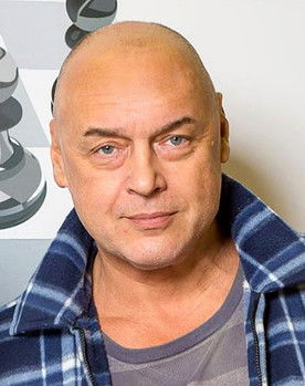 Dmitriy Zolotukhin as Петр I