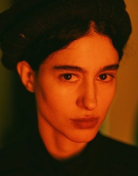 Delaram Kamareh as The Singer Girl