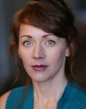 Lucianne McEvoy as Fiona